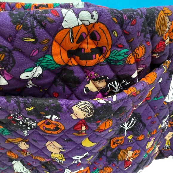 Vera Bradley Peanuts Snoopy Halloween Duffel Bag Travel Weekend Great Pumpkin - Picture 7 of 16